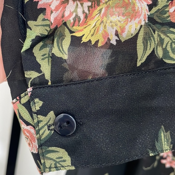 American Rag floral blouse size small - Picture 7 of 8